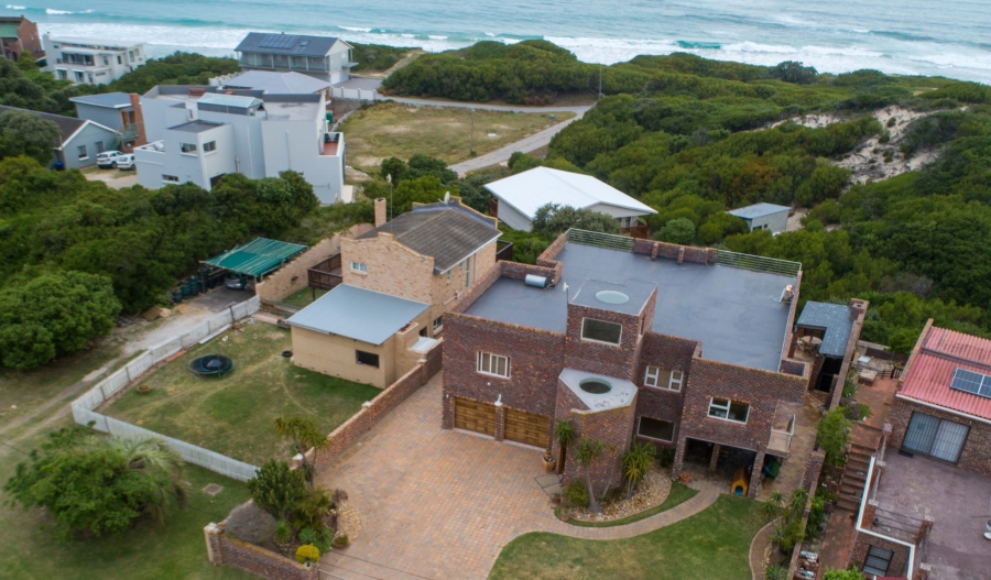 5 Bedroom Property for Sale in Paradise Beach Eastern Cape